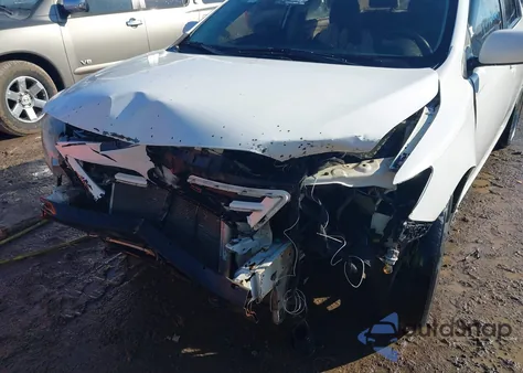 2013 Toyota Corolla Le z USA, uszkodzony, nr VIN 2T1BU4EE3DC929880